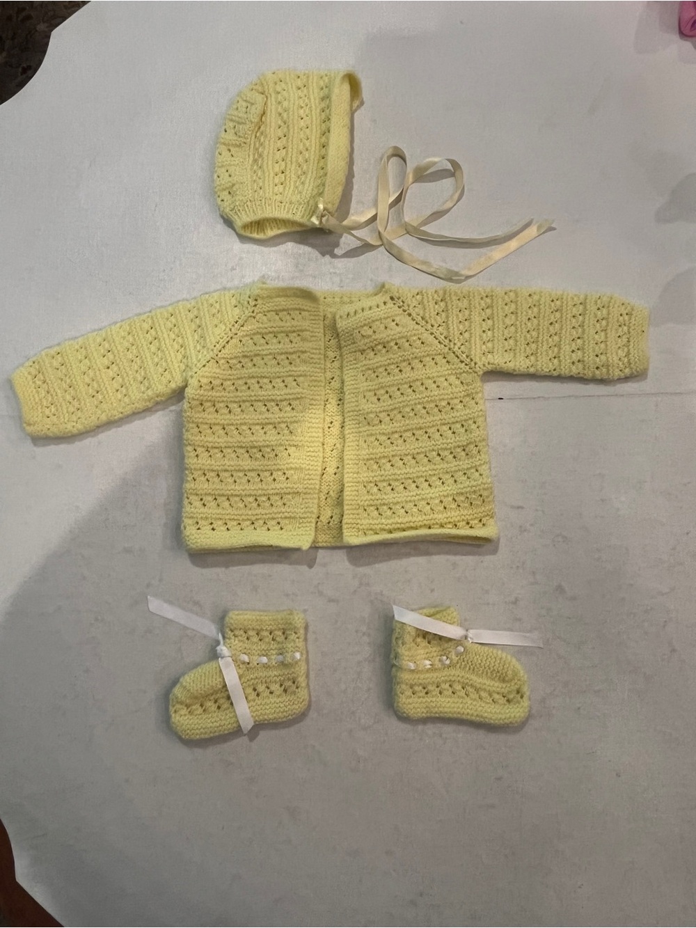 Vintage Handmade yellow Baby Knit Set in Pale Yellow - Sweater, Bonnet & Booties